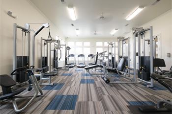 24/7 Well-equipped fitness center